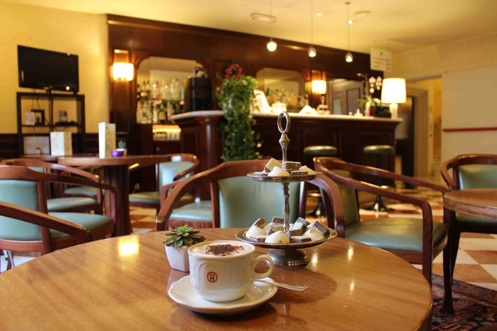 Hotel Alla Torre Кастелфранко Венето Екстериор снимка